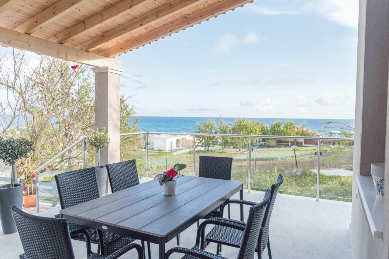 Villa Aelia Gardeno Vitaládes エクステリア 写真